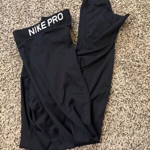 Nike Pro women’s leggings